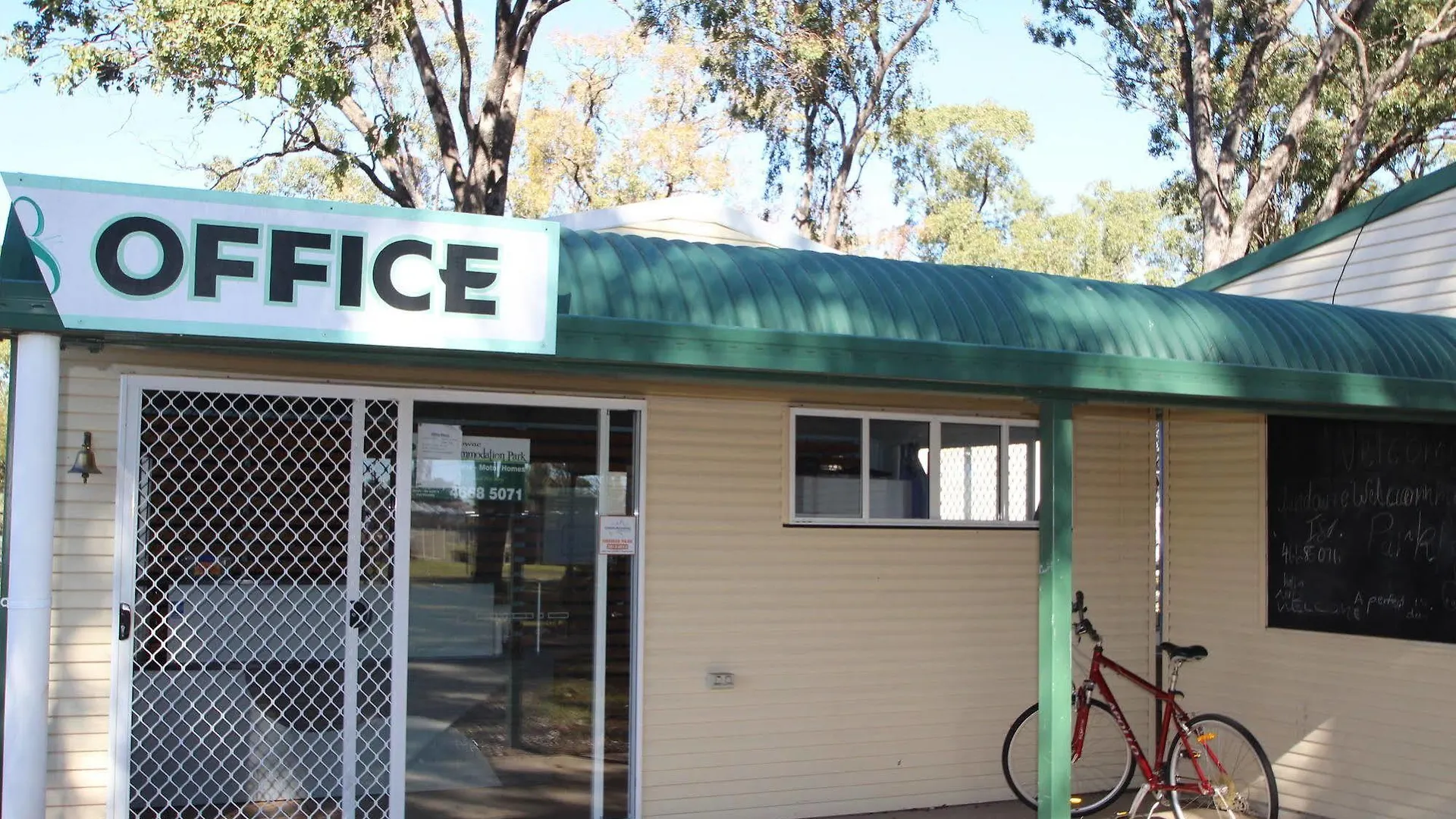 Aaok Jandowae Accommodation Park Campsite