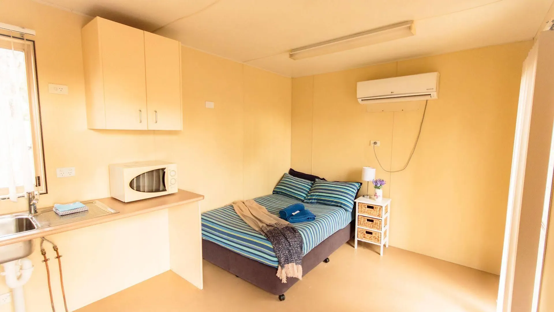 Aaok Jandowae Accommodation Park Campsite