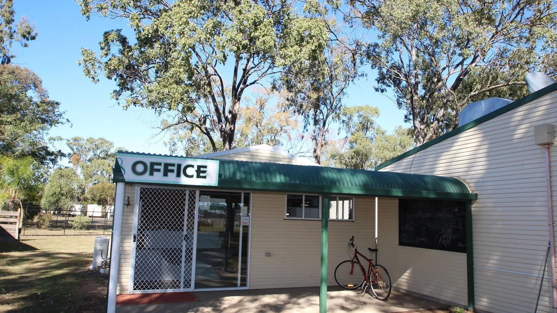 Aaok Jandowae Accommodation Park Australia