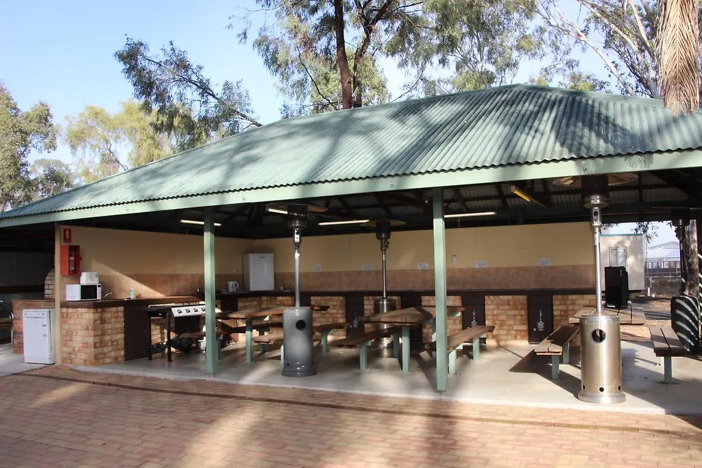 Aaok Jandowae Accommodation Park Campsite