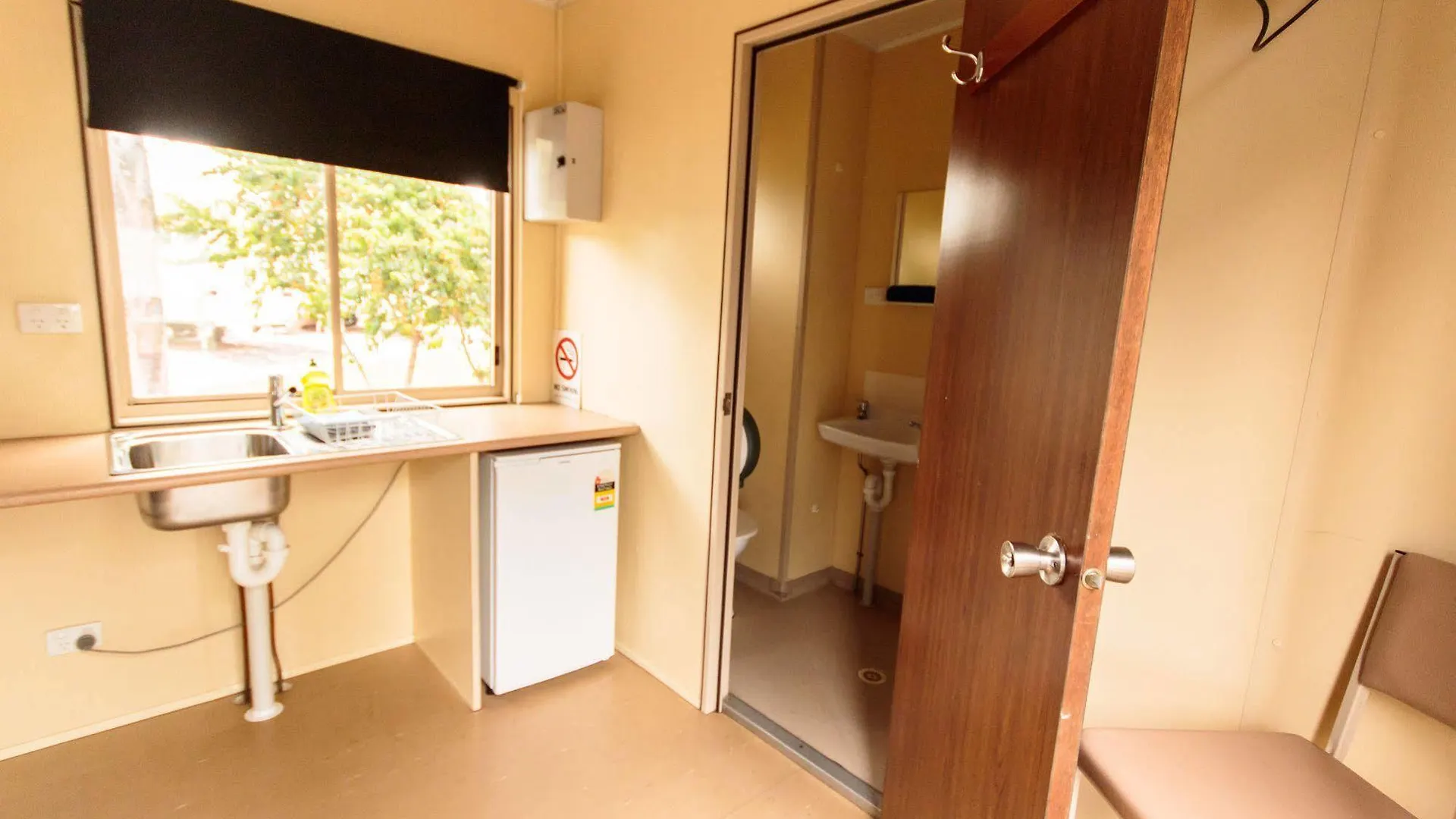 Aaok Jandowae Accommodation Park Campsite